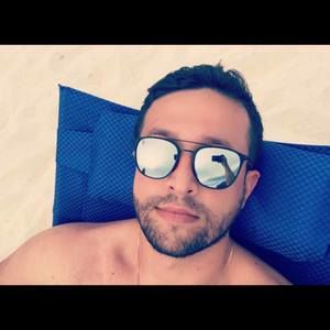 Meet your Posher, Alvaro